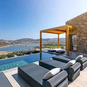 κάντε κράτηση εδώ